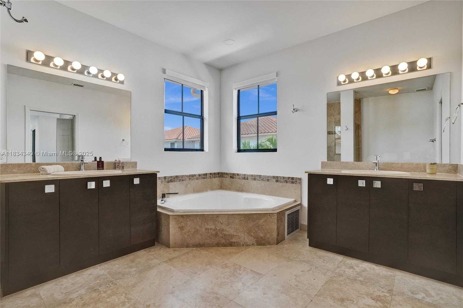 Small Image of 1007 NORTH WEST 99TH CT, Miami Number 65