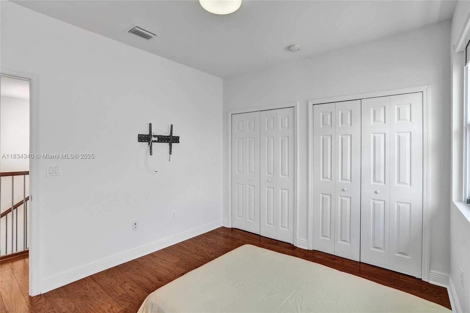 Small Image of 1007 NORTH WEST 99TH CT, Miami Number 69