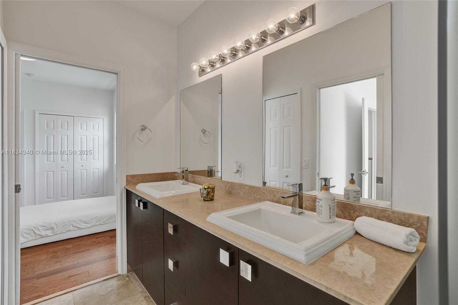 Small Image of 1007 NORTH WEST 99TH CT, Miami Number 72