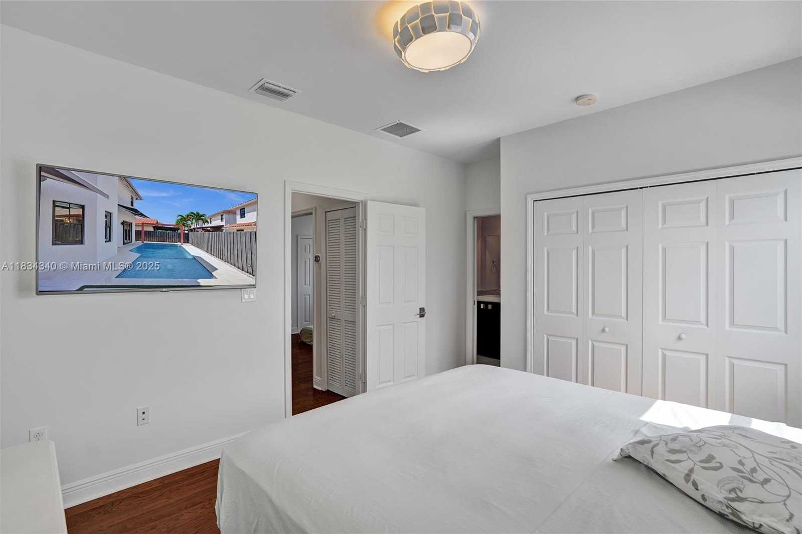 Small Image of 1007 NORTH WEST 99TH CT, Miami Number 75