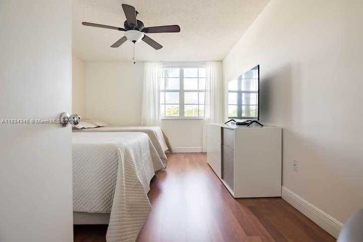 Small Image of 19655 EAST COUNTRY CLUB DR #6307, Aventura Number 16