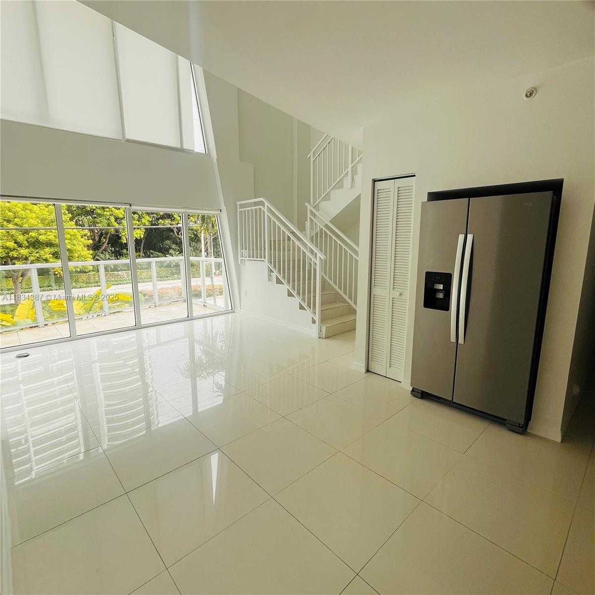 Small Image of 1650 BRICKELL AVE #112, Miami Number 3
