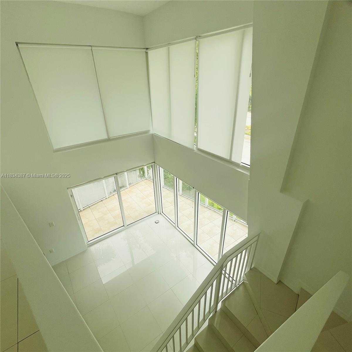Small Image of 1650 BRICKELL AVE #112, Miami Number 6