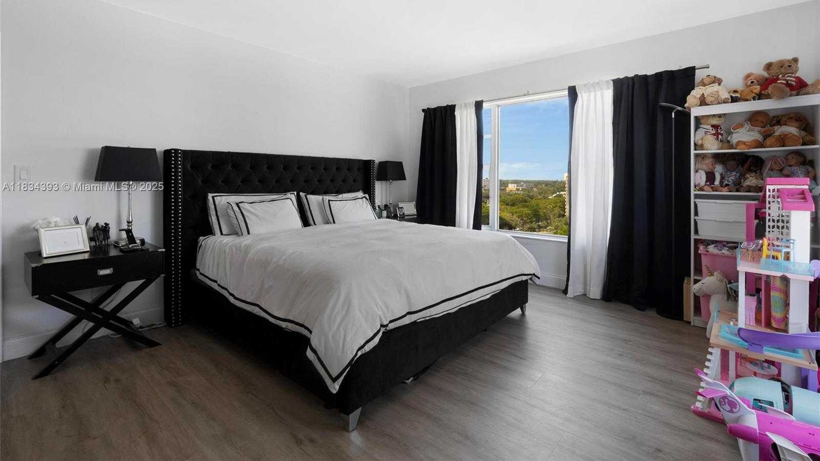 Small Image of 11111 BISCAYNE BLVD #14G, Miami Number 13