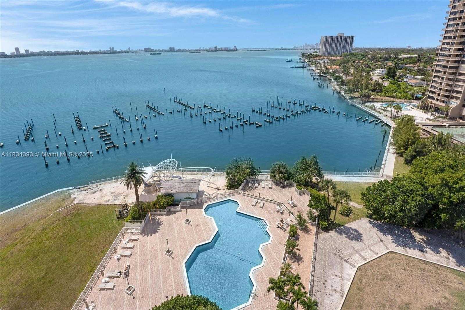 Small Image of 11111 BISCAYNE BLVD #14G, Miami Number 19