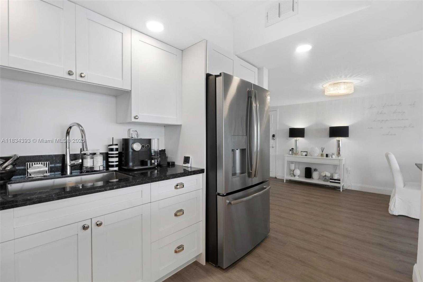 Small Image of 11111 BISCAYNE BLVD #14G, Miami Number 9
