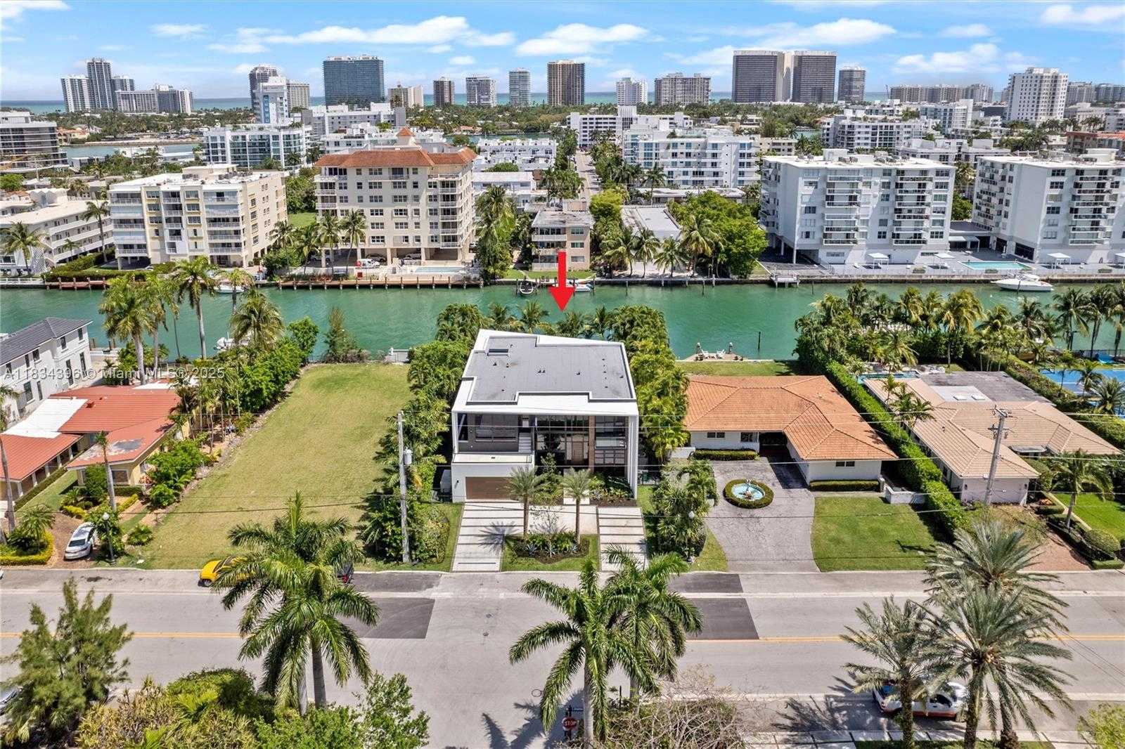 Small Image of 10161 EAST BROADVIEW DR, Bay Harbor Islands Number 39