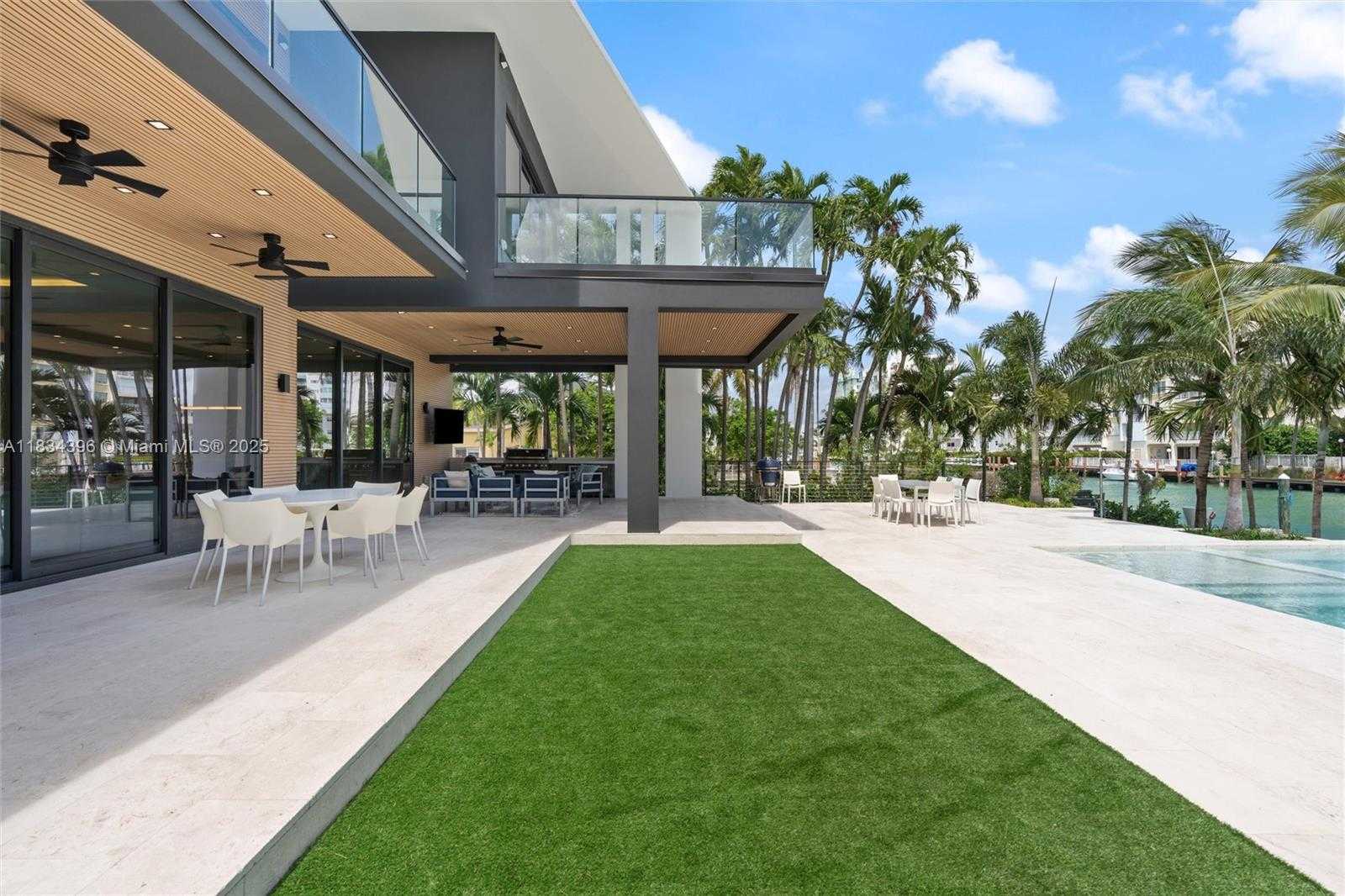 Small Image of 10161 EAST BROADVIEW DR, Bay Harbor Islands Number 4