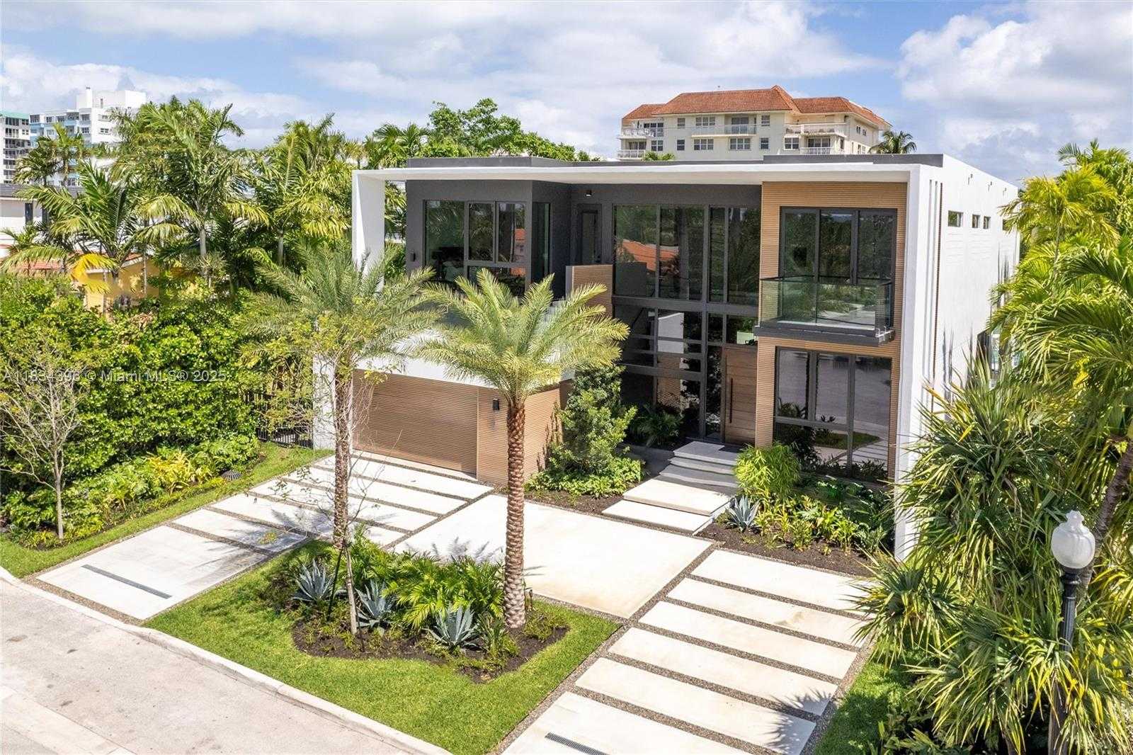 Small Image of 10161 EAST BROADVIEW DR, Bay Harbor Islands Number 6