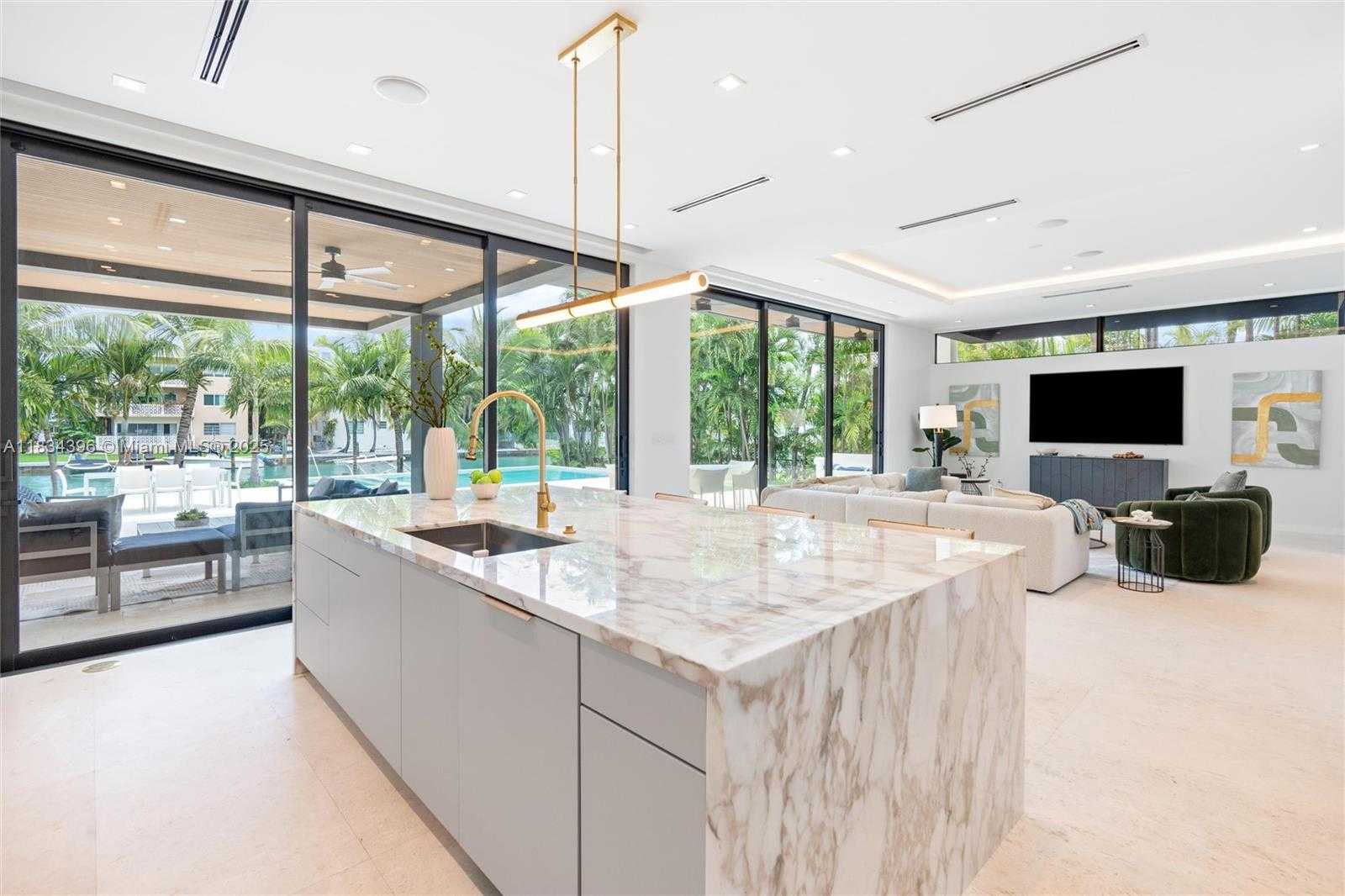 Small Image of 10161 EAST BROADVIEW DR, Bay Harbor Islands Number 9