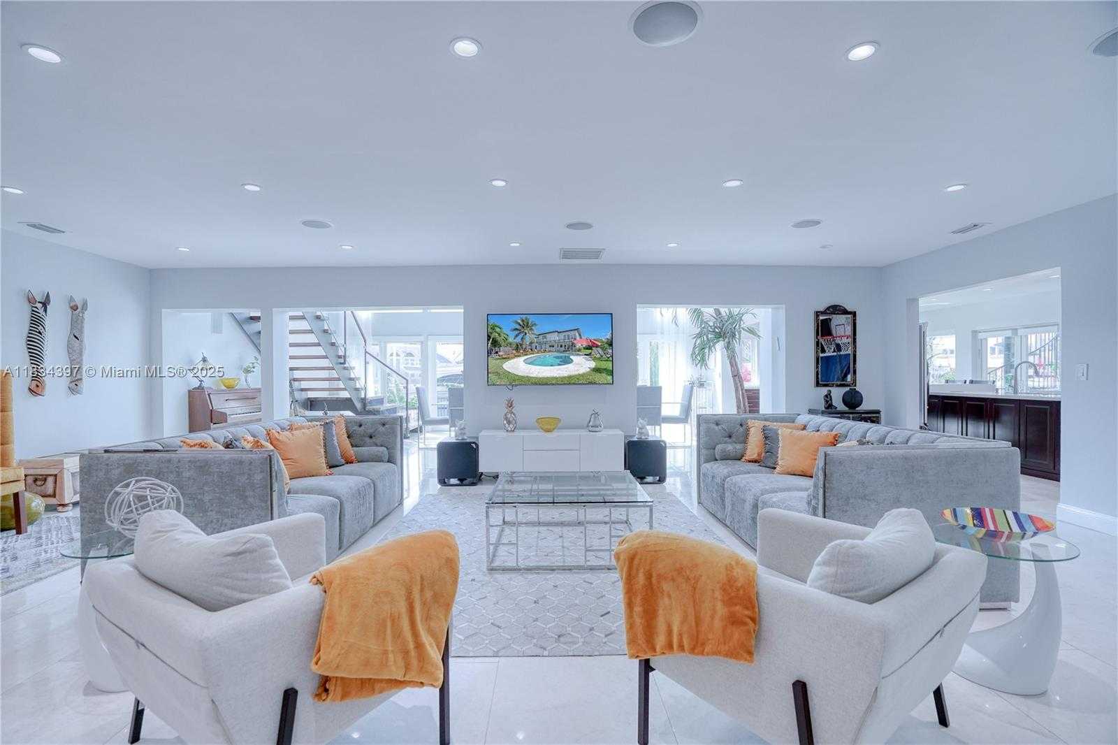 Small Image of 13300 BISCAYNE BAY TER, North Miami Number 10