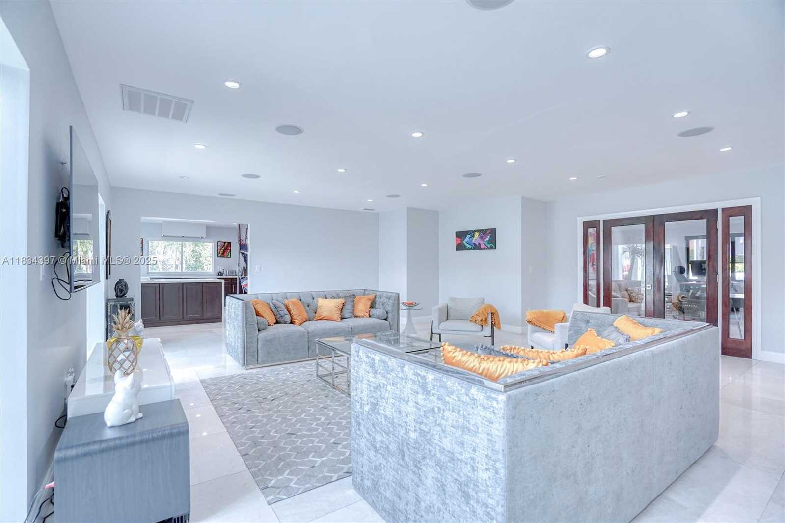 Small Image of 13300 BISCAYNE BAY TER, North Miami Number 13