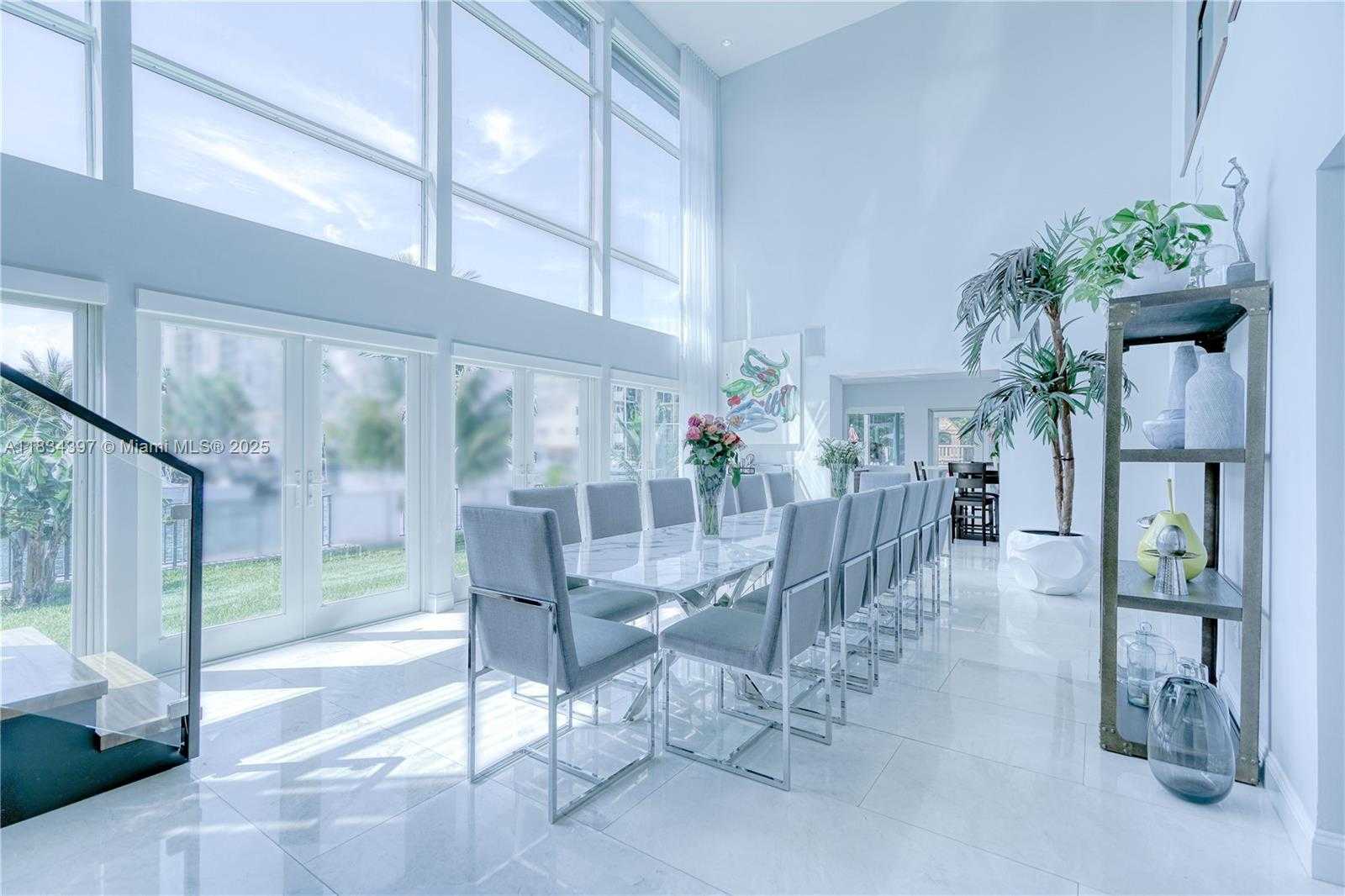 Small Image of 13300 BISCAYNE BAY TER, North Miami Number 21