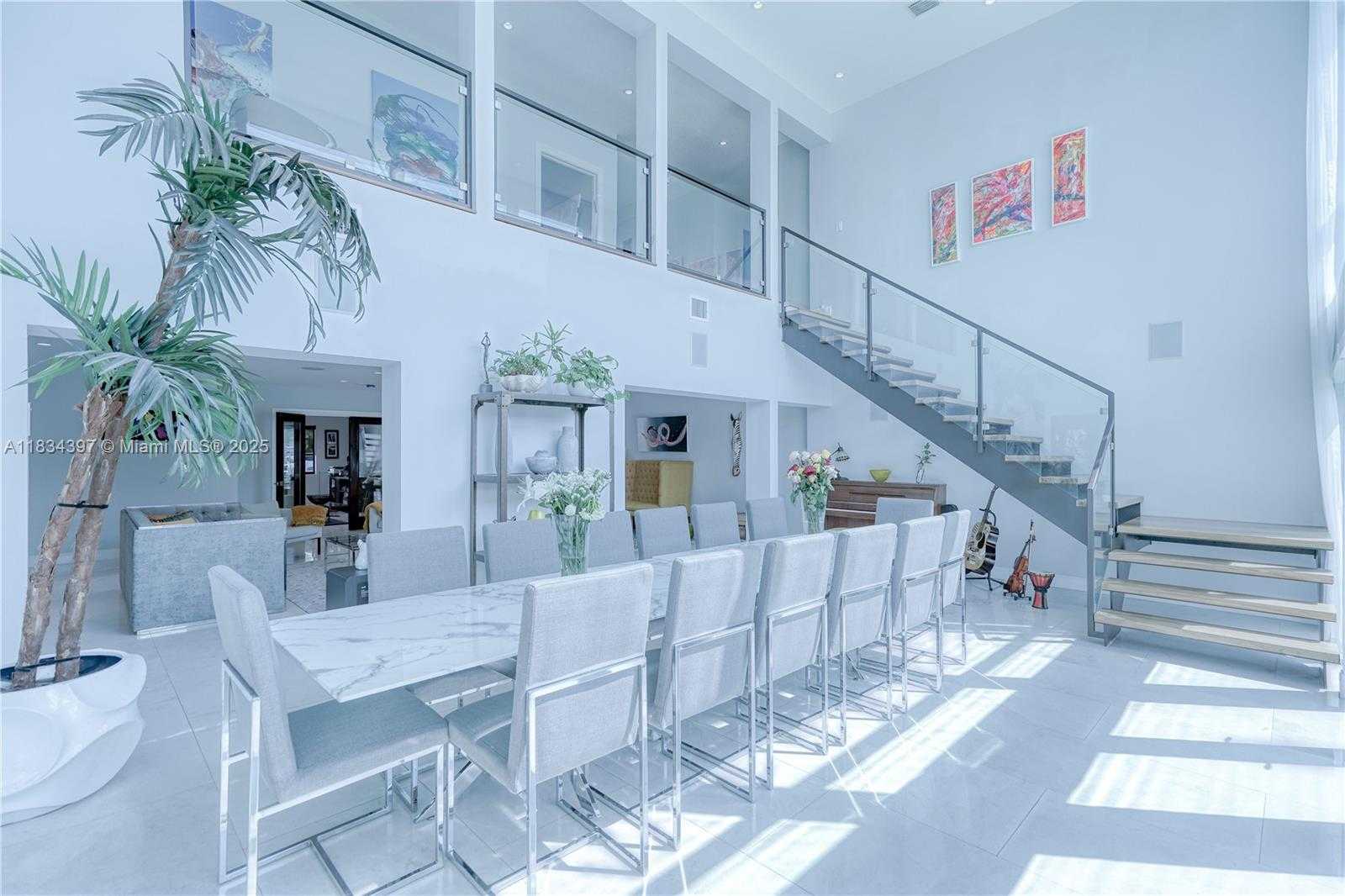 Small Image of 13300 BISCAYNE BAY TER, North Miami Number 22