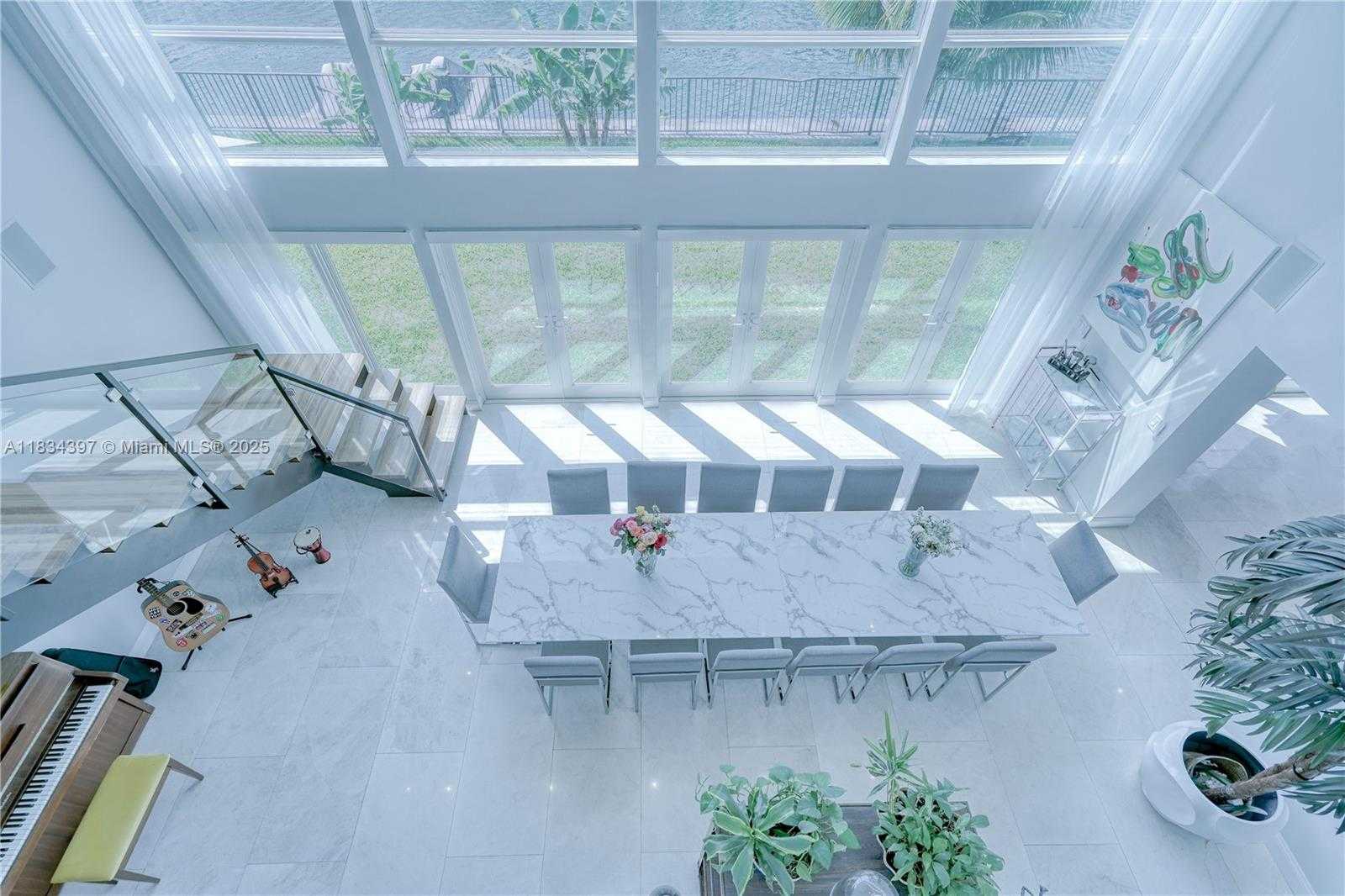 Small Image of 13300 BISCAYNE BAY TER, North Miami Number 25