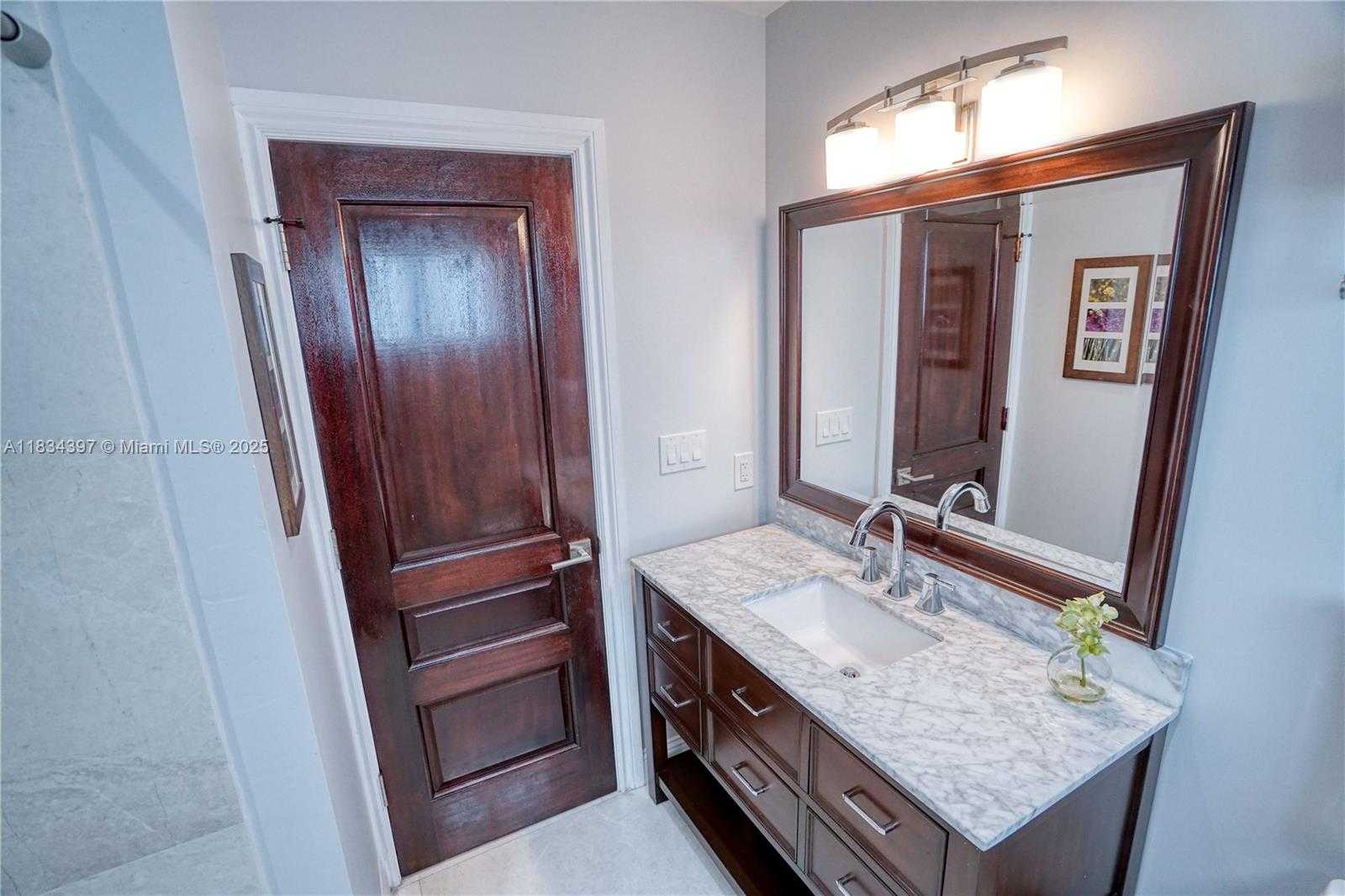 Small Image of 13300 BISCAYNE BAY TER, North Miami Number 29