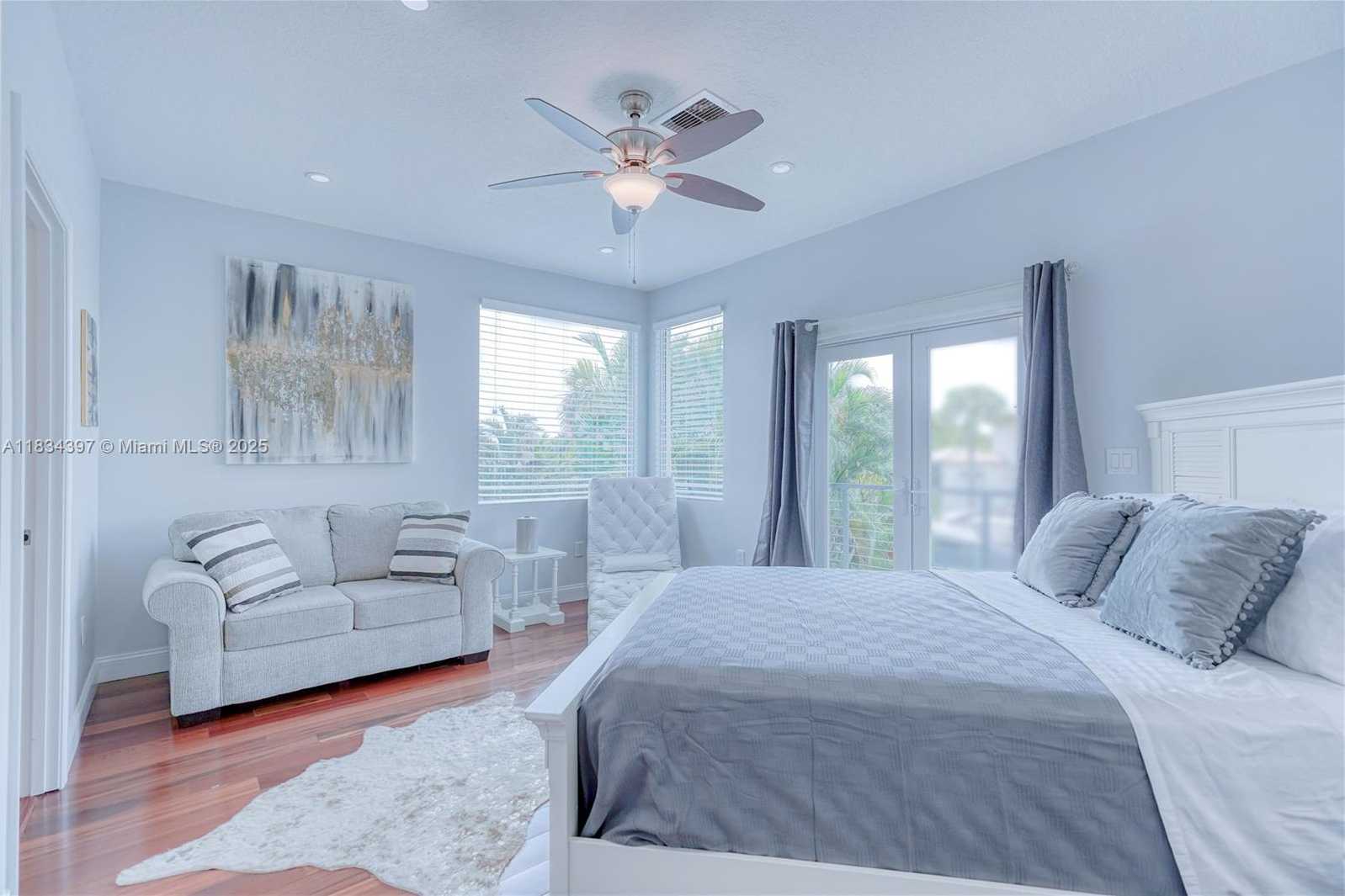 Small Image of 13300 BISCAYNE BAY TER, North Miami Number 31