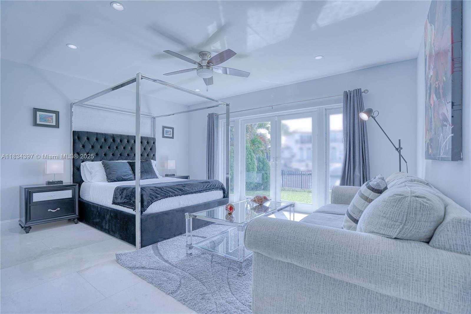 Small Image of 13300 BISCAYNE BAY TER, North Miami Number 33