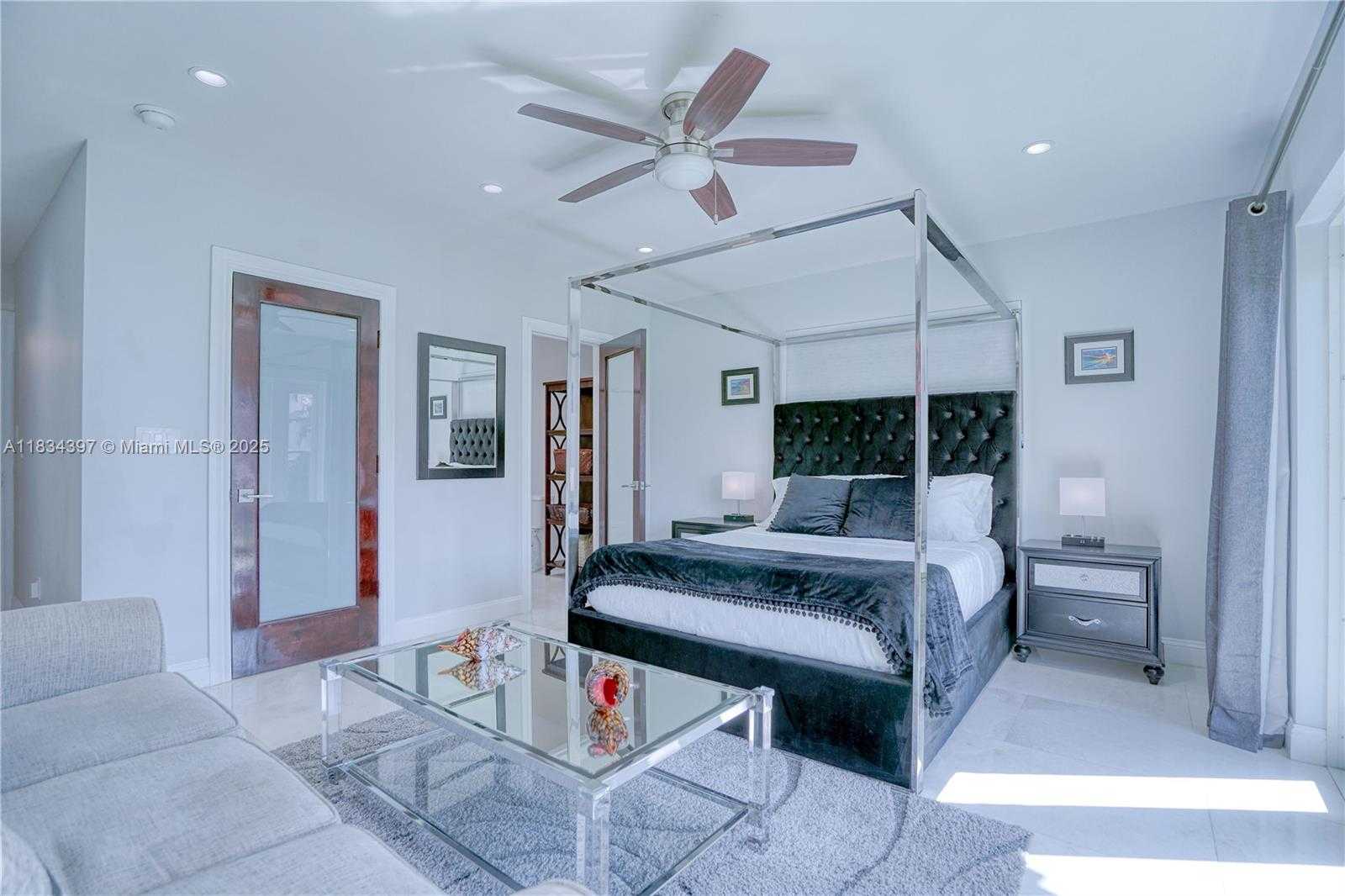 Small Image of 13300 BISCAYNE BAY TER, North Miami Number 34