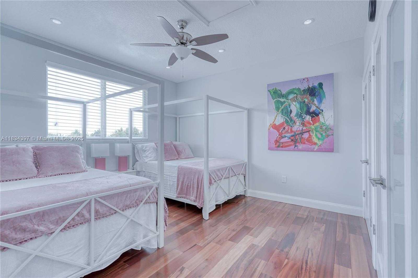 Small Image of 13300 BISCAYNE BAY TER, North Miami Number 40