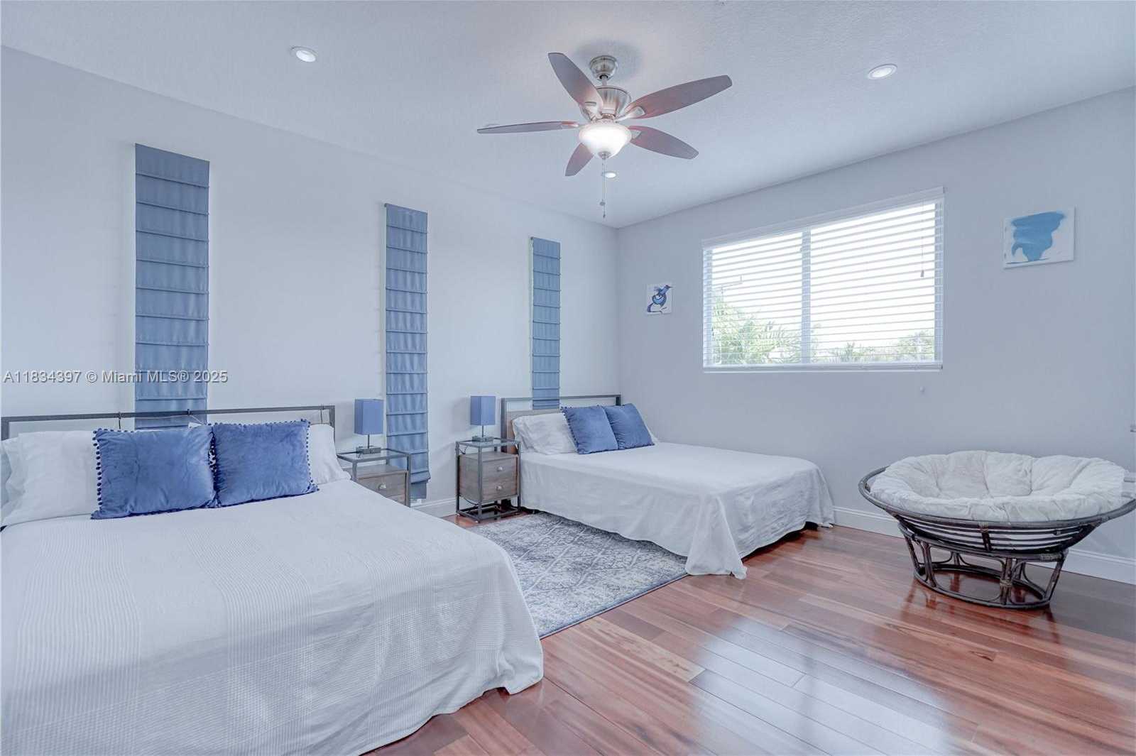 Small Image of 13300 BISCAYNE BAY TER, North Miami Number 42