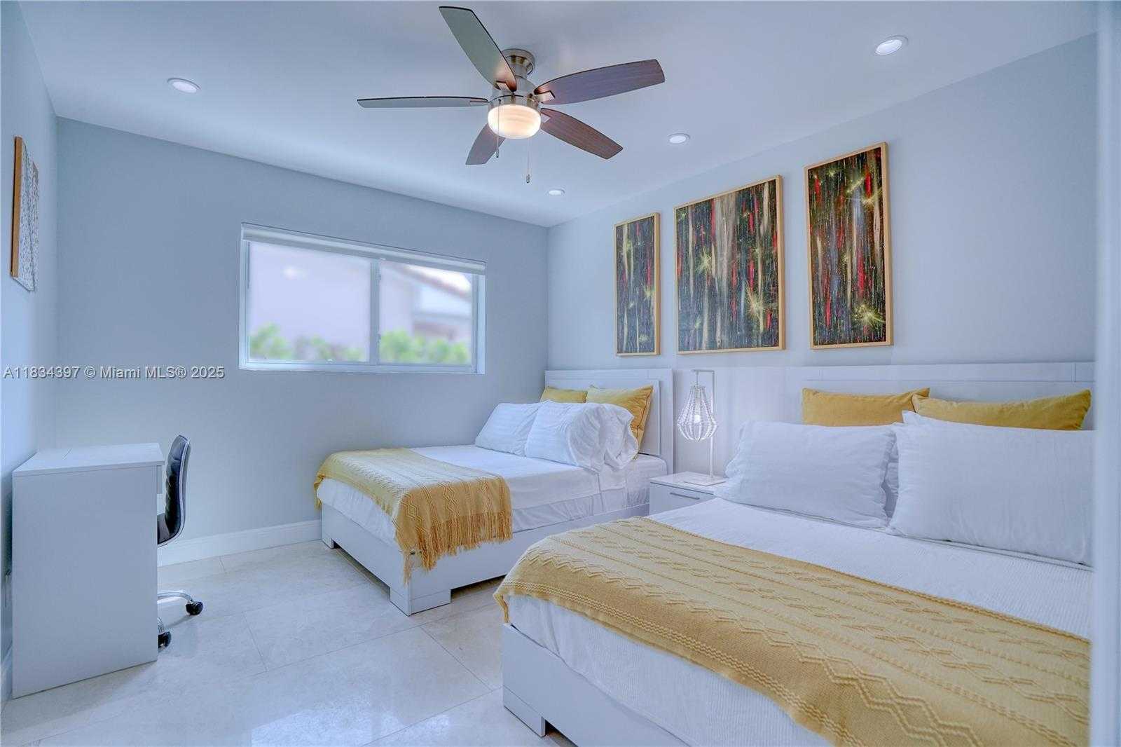 Small Image of 13300 BISCAYNE BAY TER, North Miami Number 44