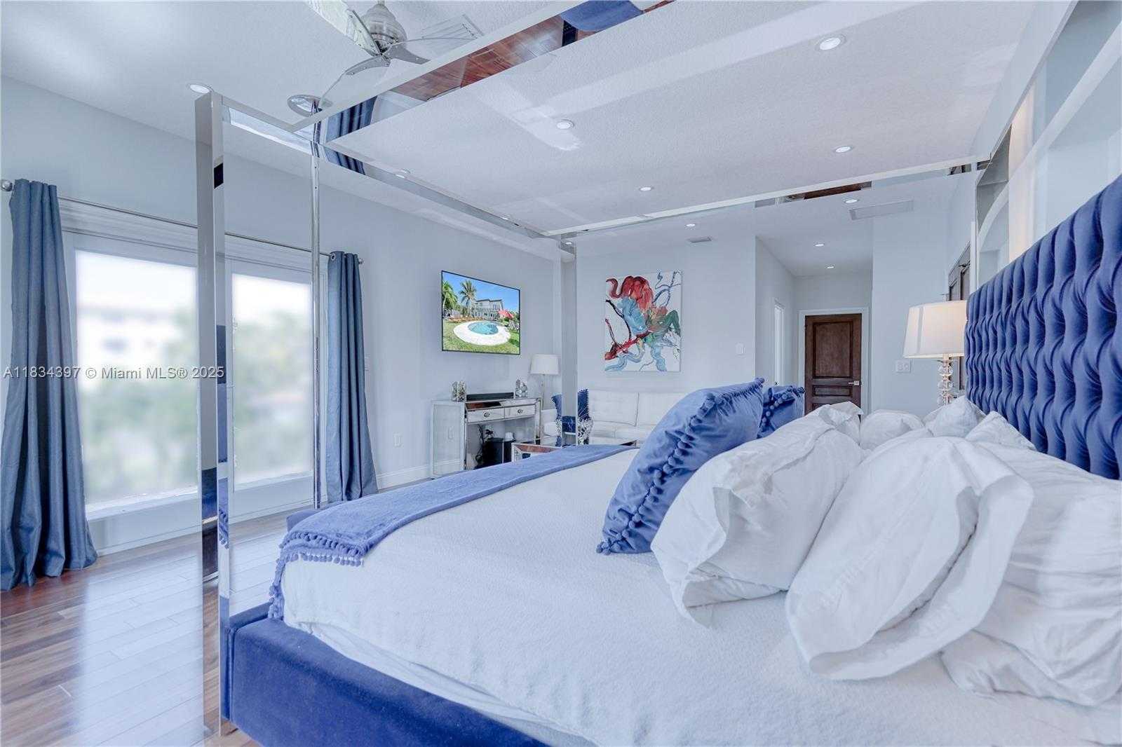 Small Image of 13300 BISCAYNE BAY TER, North Miami Number 55