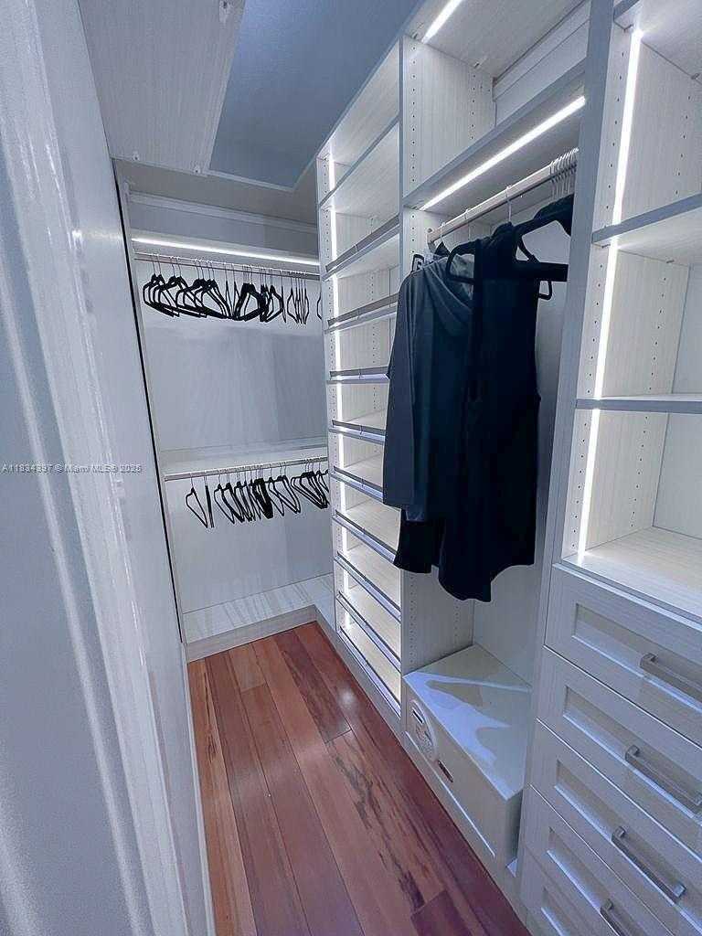 Small Image of 13300 BISCAYNE BAY TER, North Miami Number 57