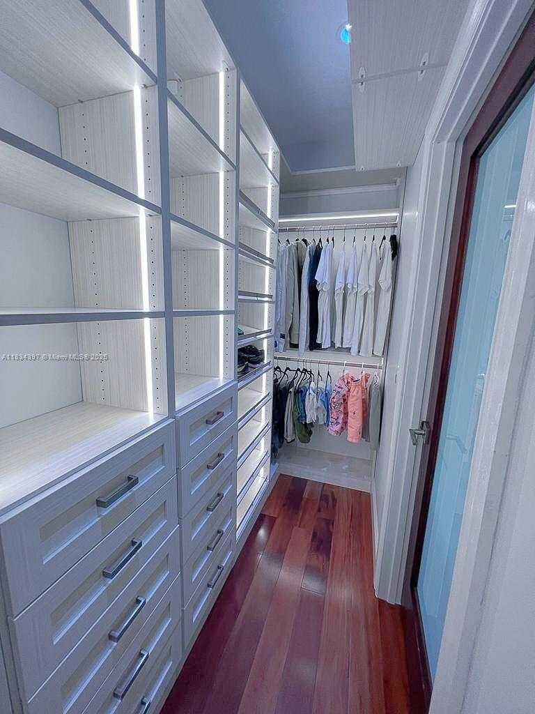 Small Image of 13300 BISCAYNE BAY TER, North Miami Number 58