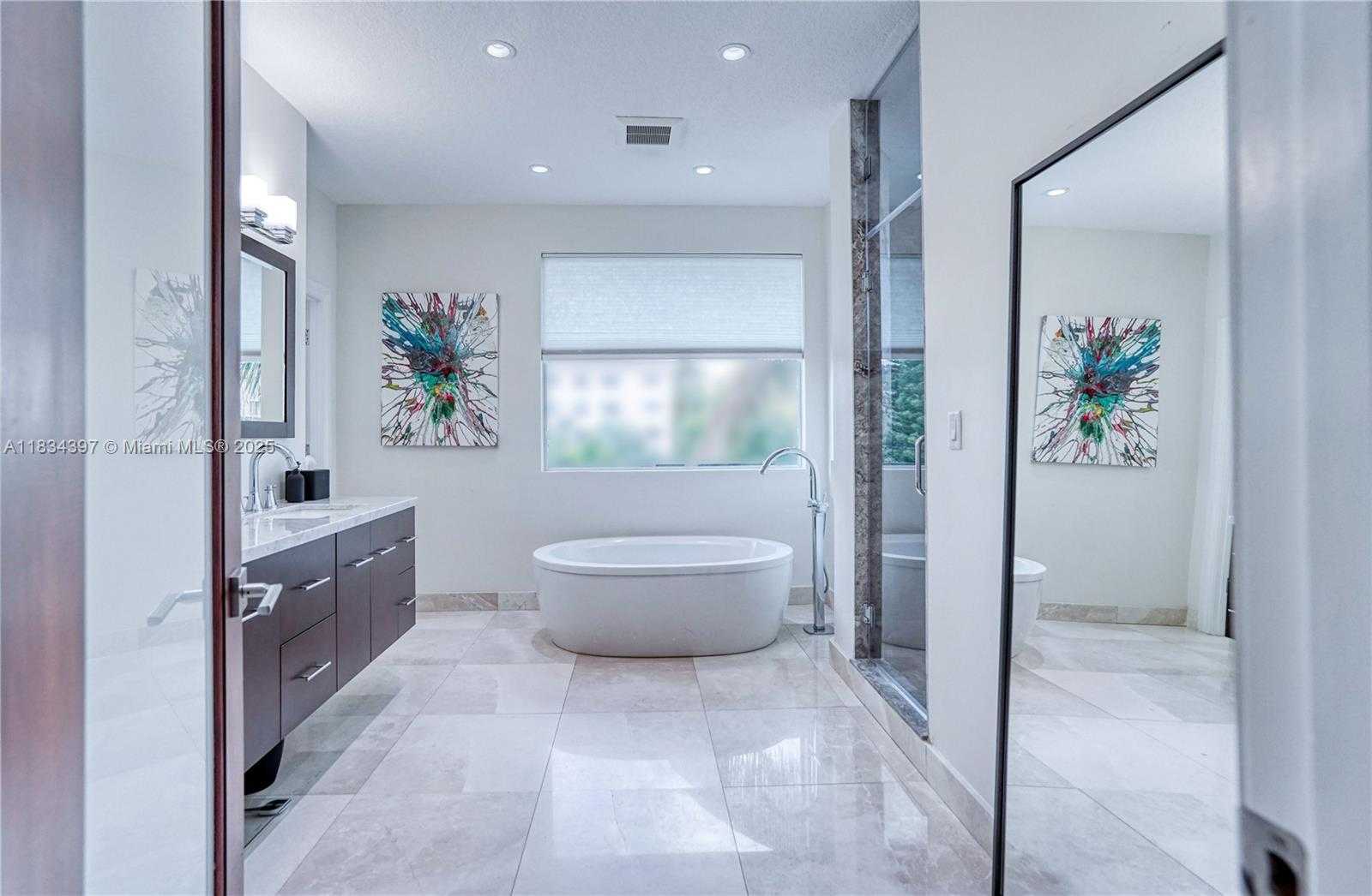 Small Image of 13300 BISCAYNE BAY TER, North Miami Number 60