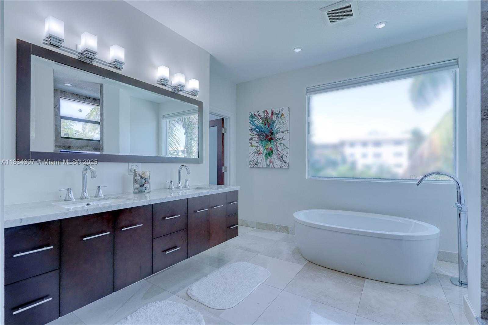 Small Image of 13300 BISCAYNE BAY TER, North Miami Number 61