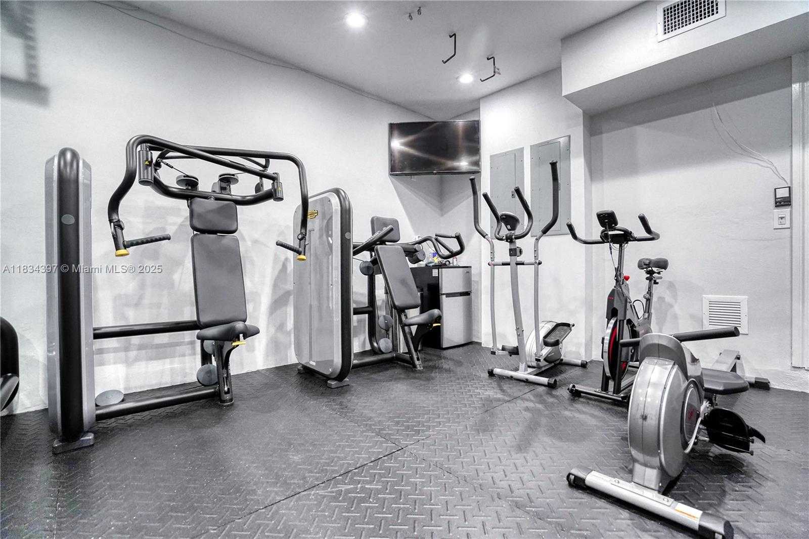Small Image of 13300 BISCAYNE BAY TER, North Miami Number 78