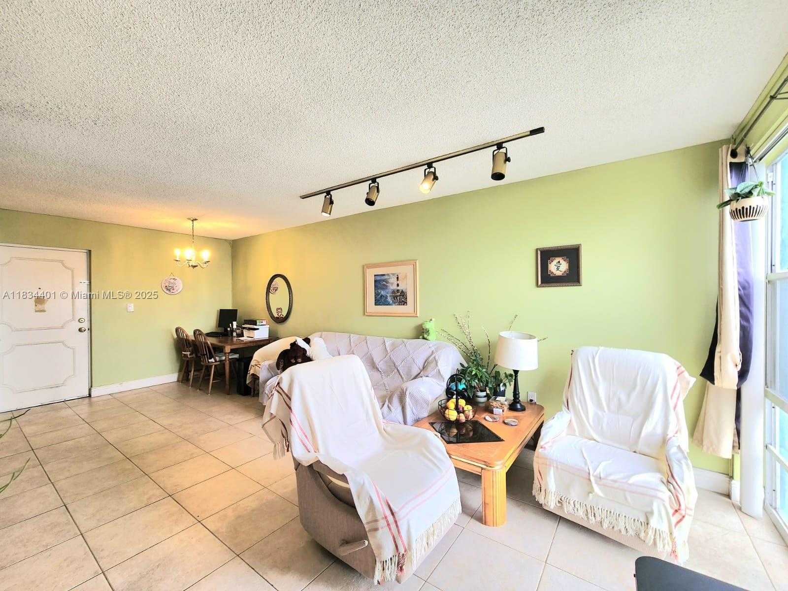 Small Image of 200 177TH DR #515, Sunny Isles Beach Number 10