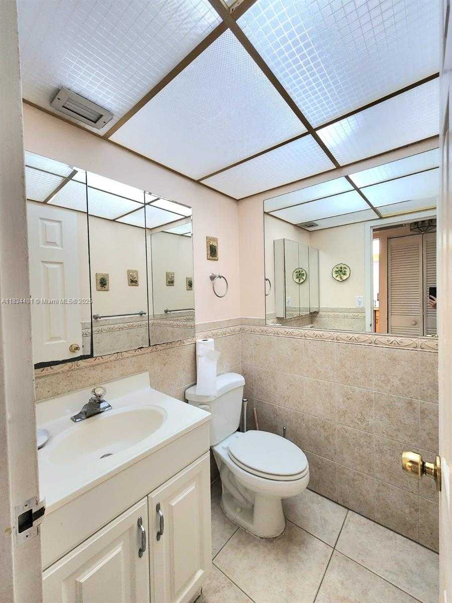 Small Image of 200 177TH DR #515, Sunny Isles Beach Number 14
