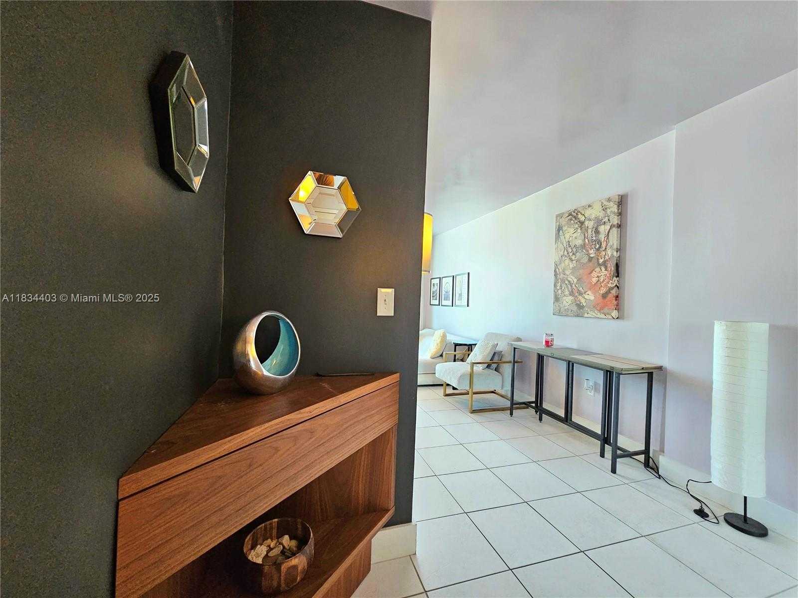 Small Image of 2829 INDIAN CREEK DR #905, Miami Beach Number 4