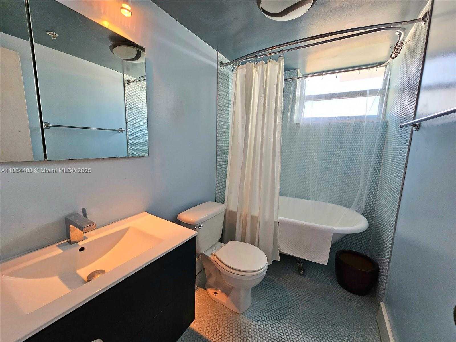 Small Image of 2829 INDIAN CREEK DR #905, Miami Beach Number 9