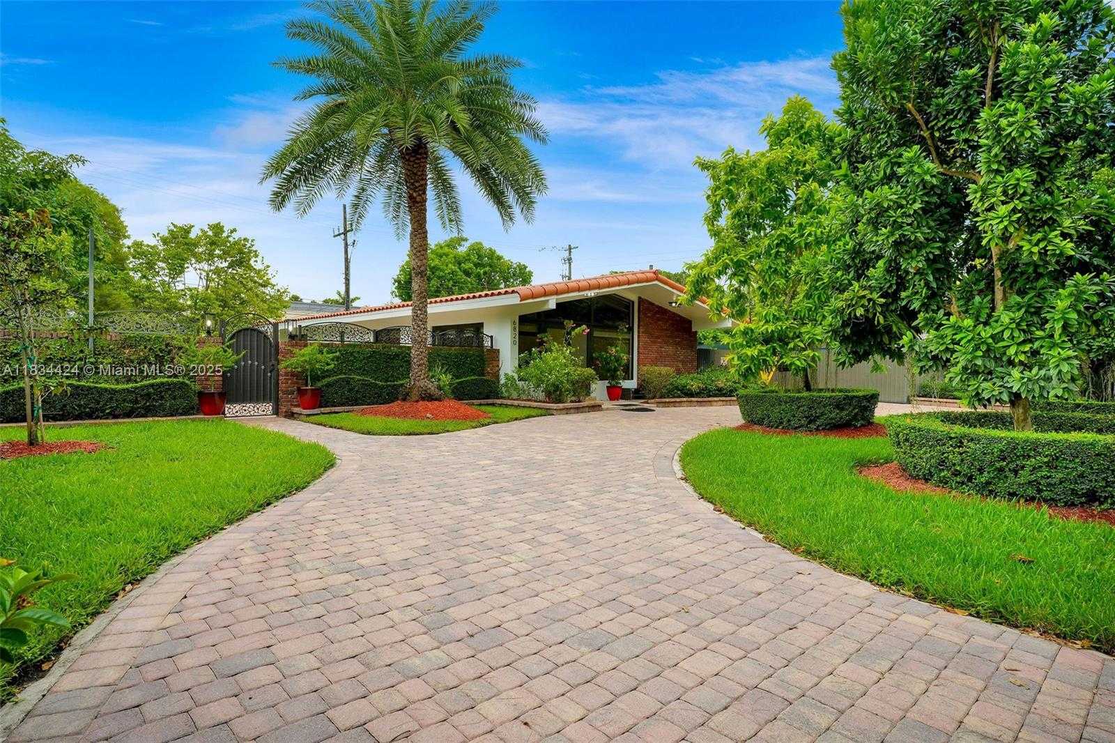 Small Image of 6820 SOUTH WEST 86TH AVE, Miami Number 2