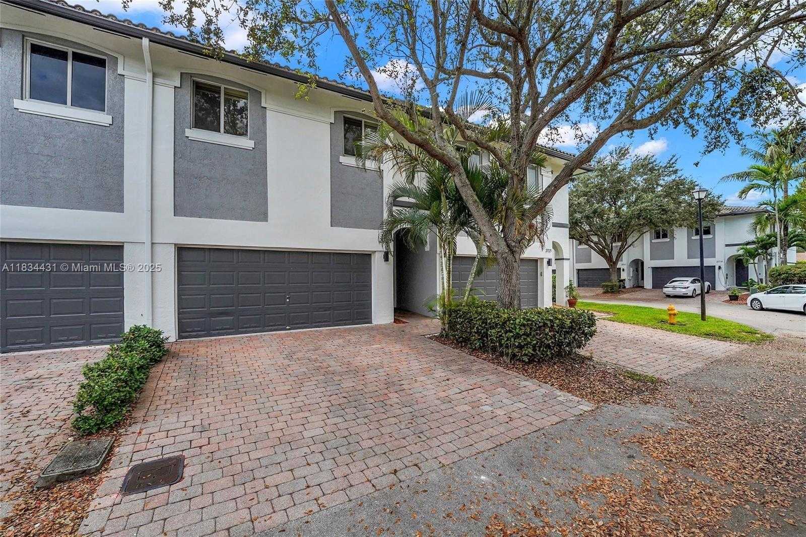 Small Image of 2771 TREASURE COVE CIR #2771, Dania Beach Number 2