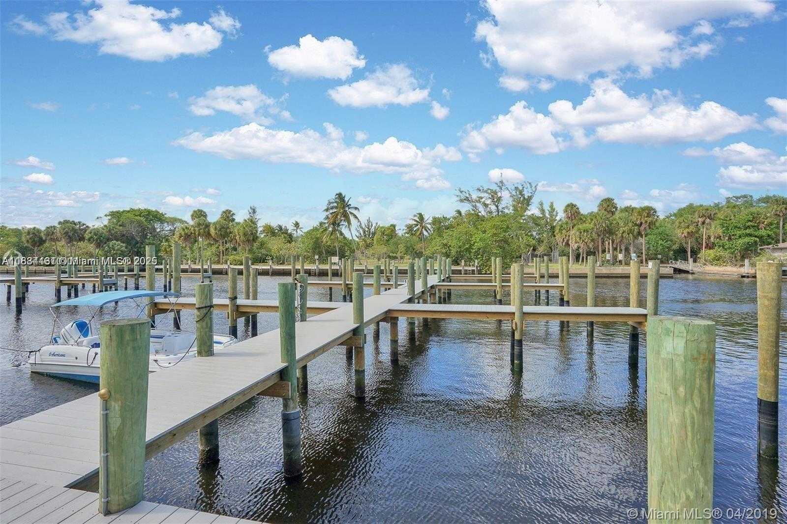 Small Image of 2771 TREASURE COVE CIR #2771, Dania Beach Number 3