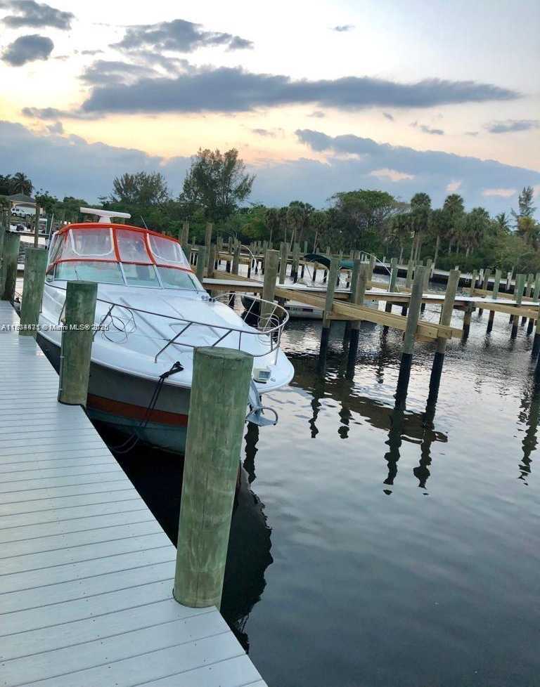 Small Image of 2771 TREASURE COVE CIR #2771, Dania Beach Number 5