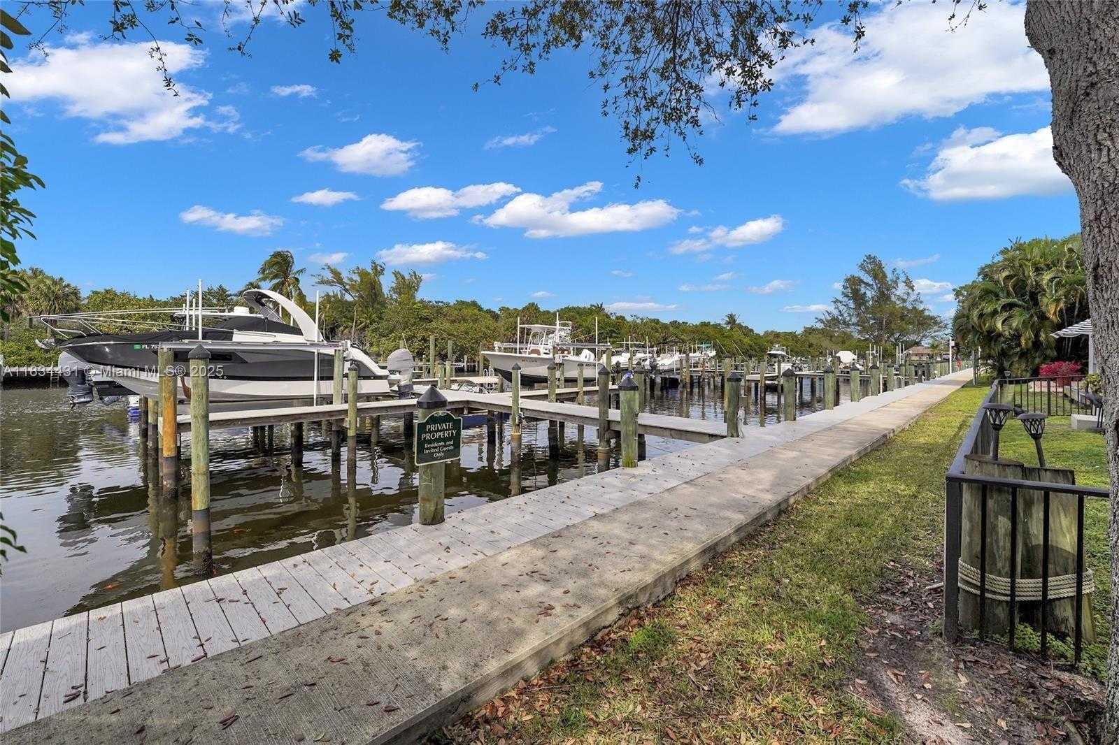 Small Image of 2771 TREASURE COVE CIR #2771, Dania Beach Number 7