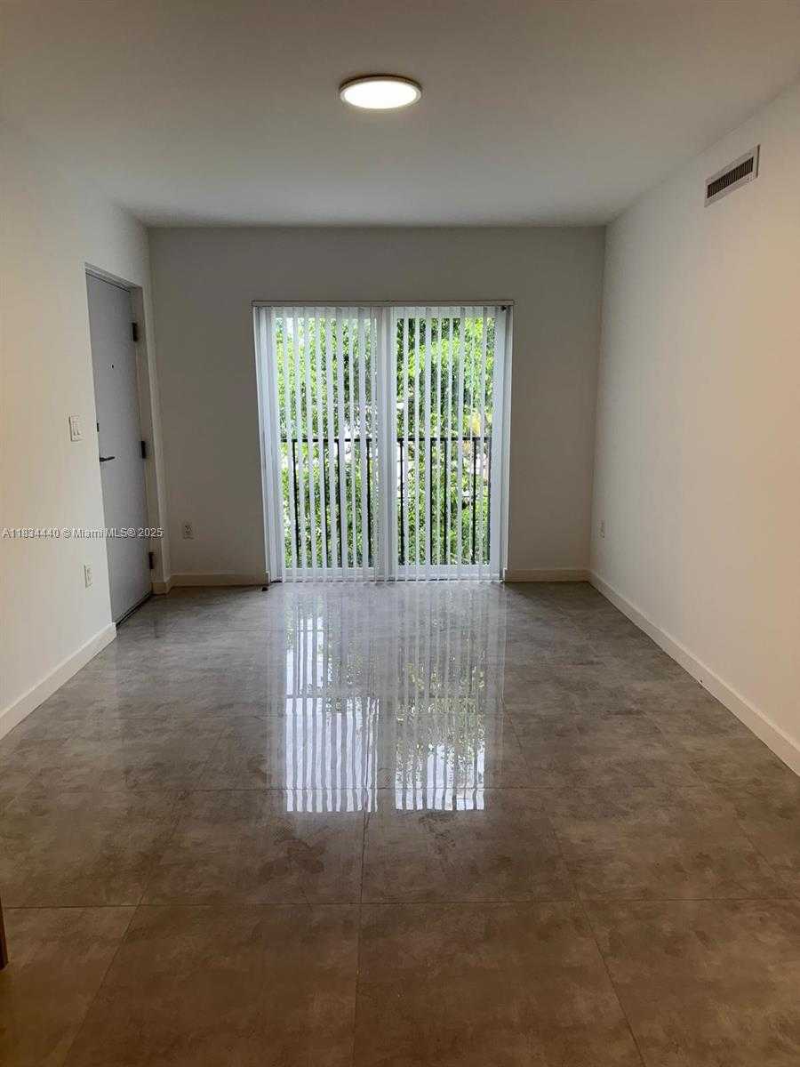 Small Image of Miami Number 6