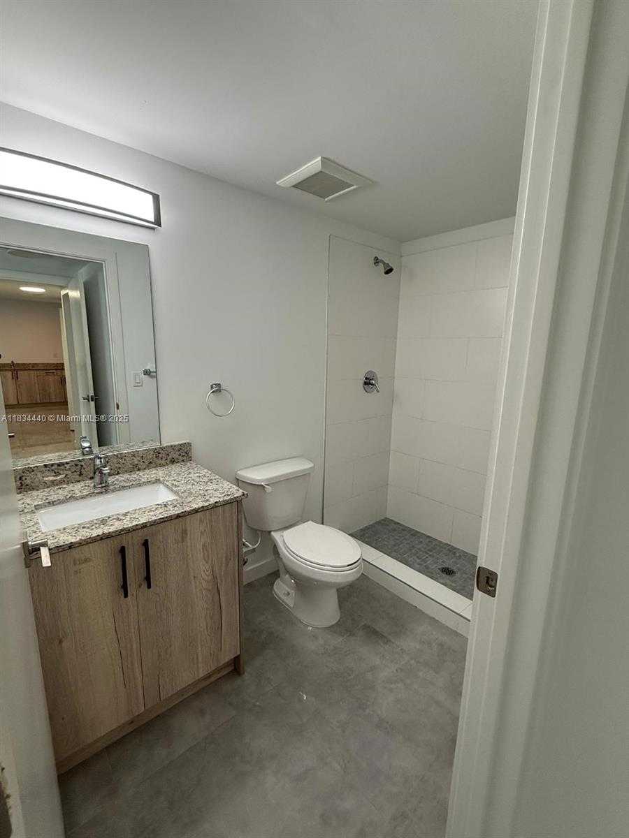 Small Image of Miami Number 7