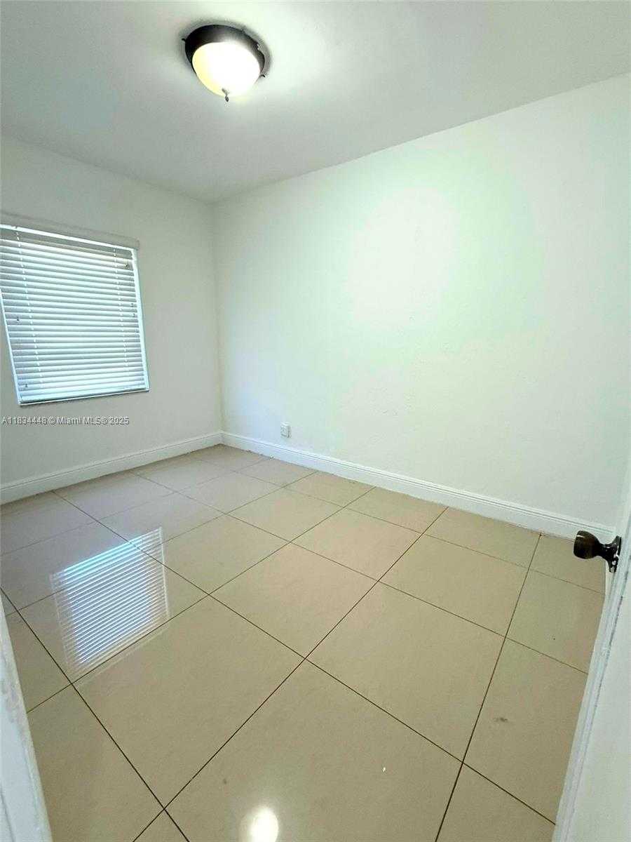 Small Image of 34 EAST 15TH ST, Hialeah Number 12