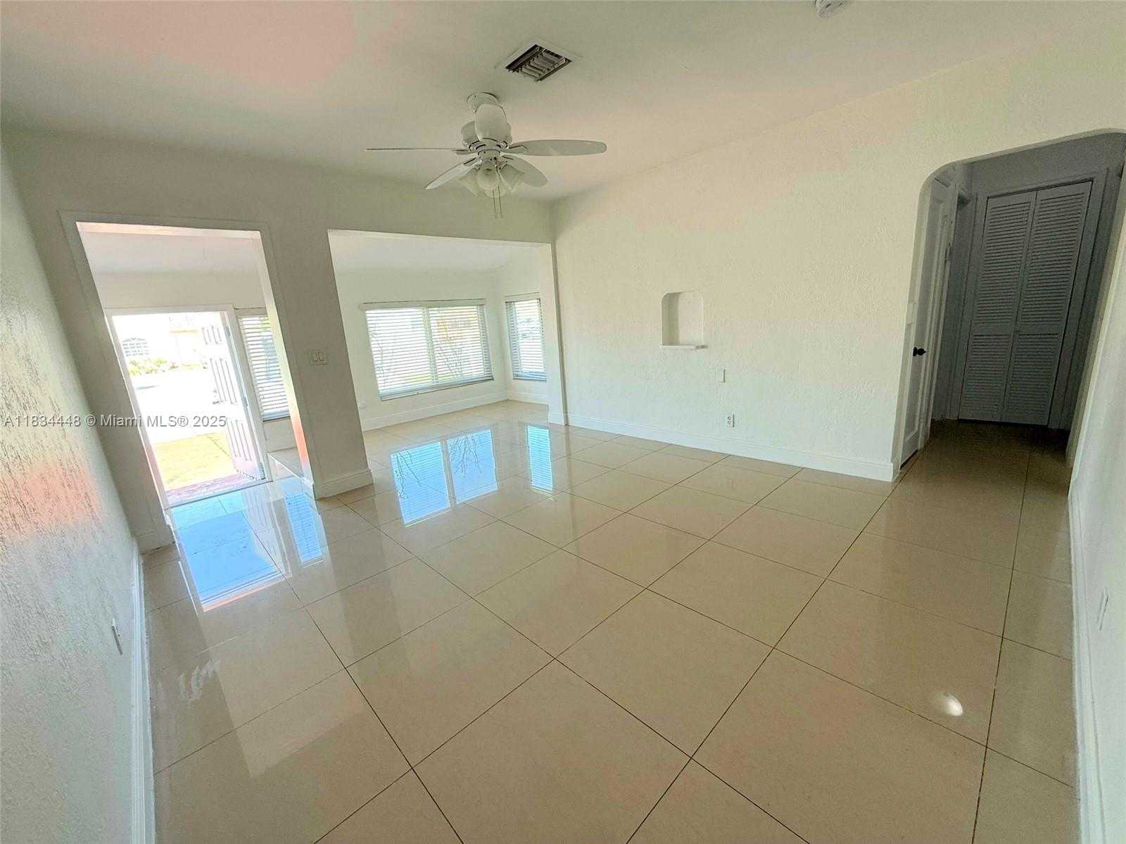 Small Image of 34 EAST 15TH ST, Hialeah Number 3