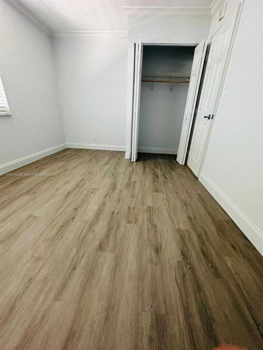 Small Image of 250 JACARANDA DR #806, Plantation Number 14