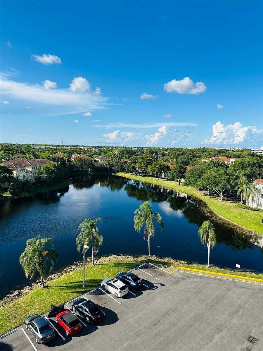 Small Image of 250 JACARANDA DR #806, Plantation Number 19