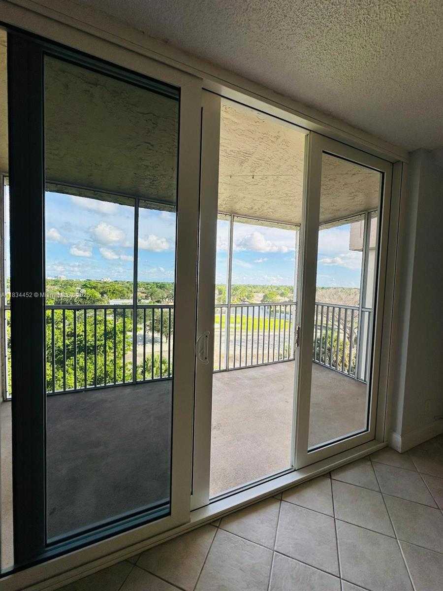 Small Image of 250 JACARANDA DR #806, Plantation Number 9