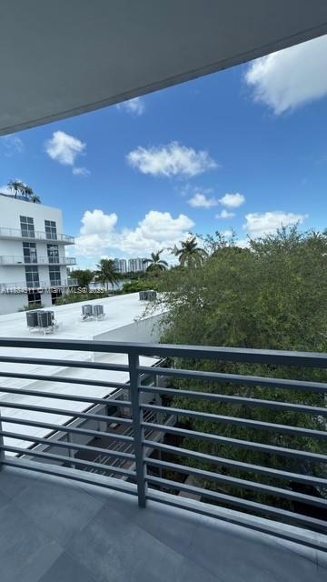 Small Image of 2025 MERIDIAN AVE #6, Miami Beach Number 25