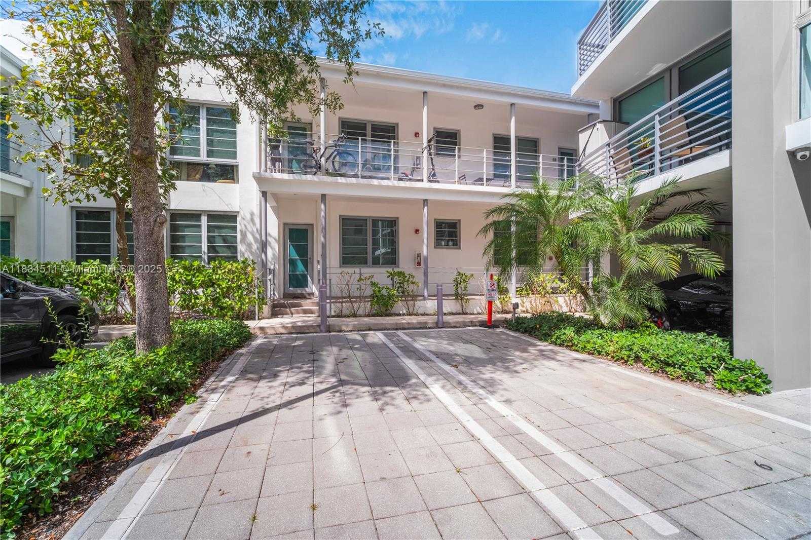 Small Image of 2025 MERIDIAN AVE #6, Miami Beach Number 29